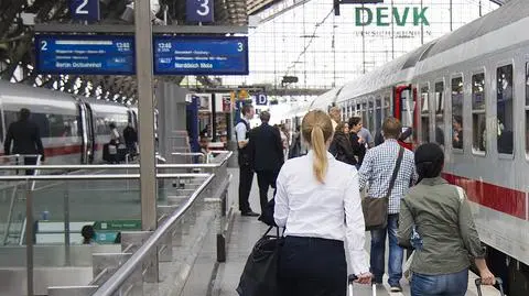 Niemcy. Dzięki imigracji liczba ludności wzrosła do 82,2 mln