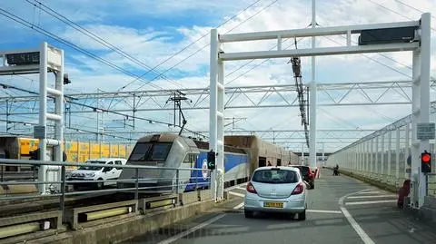 W. Brytania. Media: szef MSZ chce mostu przez kanał La Manche