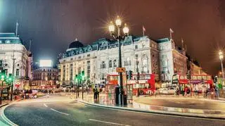 Rząd jest zdeterminowany, aby pozbyć się brudnych pieniędzy - powiedział rzecznik brytyjskiej premier Theresy May