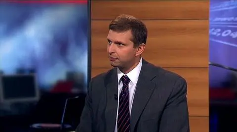 Miał być wiosenny, będzie jednak jesienny - mowa o przyszłorocznym budżecie. 35 miliardów złotych deficytu i 4-o procentowy wzrost gospodarczy. Już dziś projektem budżetu na 2012 rok zajmie się rząd - projektem przedwyborczo podrasowanym, który i tak trzeba będzie urealnić po wyborach. Z ekonomistą Markiem Zubererm rozmawialiśmy w Pieniądzach od Rana.