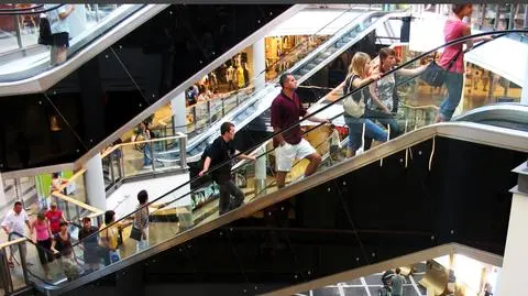 Ekspert o procedurze i Grecji. "Obniżka VAT może nastąpić w 2016 roku"