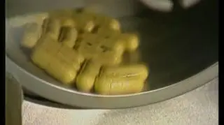 Jedziecie na wakacje na Daleki Wschód, nie kupujcie tam lekarstw – apeluje do Polaków Służba Celna. Z przeglądu walizek turystów wracających z Indii czy Chin celnicy wiedzą, że nasi rodacy kupują w tych krajach leki, które mogą zagrażać zdrowiu i życiu. Kto i po co kupuje niebezpieczne dalekowschodnie podróbki lekarstw, a także jak dbać o swoje zdrowie podczas egzotycznych podróży 