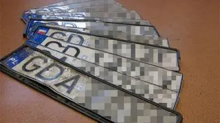 Używanie fałszywych tablic rejestracyjnych nie jest w Polsce przestępstwem