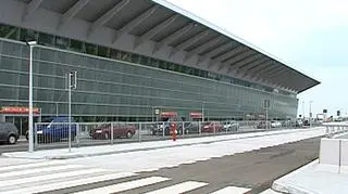 Terminal II wciąż nie może przyjąć pasażerów