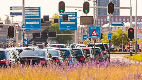 Od 2030 Amsterdam zakaże wjazdu samochodom z silnikami spalinowymi