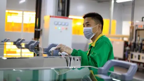 Foxconn zacznie produkować maski chirurgiczne