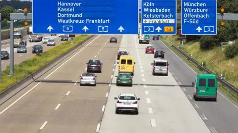 Kanclerz Austrii krytykuje niemieckie myto na samochody osobowe
