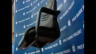 Kto przejmie stery w PKO BP? Wczoraj ze stanowiska prezesa został odwołany Jerzy Pruski. Kto będzie chciał przejąć niepewną, bo upolitycznioną posadę w jednym z największych banków detalicznych w Polsce? Czy w banku mógłby pojawić się znakomity menadżer, ale zniechęci go uposażenie ograniczone ustawą kominową? Podobnych pytań jest znacznie więcej, a pyta także ministerstwo skarbu. Aleksander Grad chce dowiedzieć się od Rady Nadzorczej banku jakie są powody odwołania Pruskiego. 