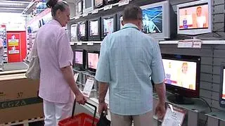 Od wielu godzin, dni, a nawet tygodni do meczu Polska-Niemcy przygotowują się nie tylko kibice, ale także ci, którzy będą próbowali przy tej okazji zarobić - i to tutaj w Polsce. Ile kibice zjedzą i wypiją oraz kto na tym zarobi najwięcej - policzył Marek Klapa.