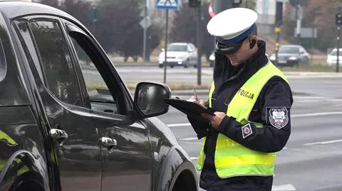 Policja chce zlikwidować notatniki w wersji papierowych książeczek