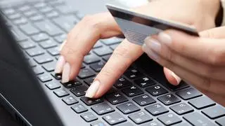 Według danych Komisji Europejskiej w latach 2004-2012 w UE odsetek konsumentów robiących zakupy przez internet wzrósł ponad dwukrotnie