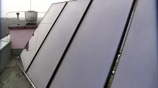 Kolektor słoneczny - czyli mówiąc w uproszczeniu - urządzenie zamieniające promieniowanie słoneczne w ciepło. Dlaczego kolektor? Bo teraz taka inwestycja w Polsce ma być nie tylko łatwiejsza, ale i tańsza. Każda prywatna osoba i wspólnota mieszkaniowa, która będzie chciała zainstalować kolektory słoneczne będzie mogła zrobić to na kredyt. Po zaskoczeniu instalacji - nawet 30 proc. jej kosztów odda państwo. Dlaczego i kiedy taka inwestycja się zwróci - Patrycjusz Wyżga.