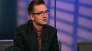 Frank szwajcarski osiąga historyczny rekord. Jednak większe obawy niż kredytobiorcy powinny mieć banki. O tym, jakie konsekwencje rodzi wysoki kurs szwajcarskiej waluty i jakie będą dalsze losy polskiego złotego, mówi w programie "Pieniądze od rana" Tomasz Piwoński z JTI/Gallaher Polska.