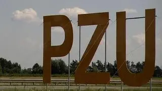 Już tylko kilkadziesiąt godzin pozostało tym z państwa, którzy chcą mieć część największego polskiego ubezpieczyciela na własność. Termin zapisów na akcje PZU mija w środę dokładnie o 16.00. O tym co zrobić gdy czasu niewiele, a apetyt na akcje duży i czy kolejne oferty szykowane przez Skarb Państwa mogą otrzeć łzy tym, którzy do biur maklerskich nie zdążą, Marek Klapa. 