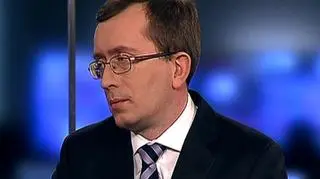 Niespodzianki nie ma. Rada Polityki Pieniężnej nie zmieniła poziomu stóp procentowych. Główna stopa referencyjna wciąż wynosi 3,5%. Pozostaje niezmieniona od czerwca ubiegłego roku. Czym kierowała się Rada i jakie mogą być jej następne posunięcia pytaliśmy naszego gościa głównego ekonomistę Societe Generale, Jarosława Janeckiego.