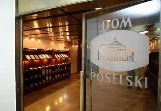 Minister przekazuje nazwiska "patoposłów". "Niektórzy nie trzymają pionu"