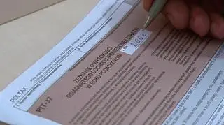 Tym razem pomożemy tym, którzy podatku nie zapłacili, albo nie będą mieli z czego dopłacić fiskusowi. Co wtedy zrobić. Skąd wziąć pieniądze, albo jak załatwić sprawę w Urzędzie Skarbowym.