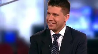 Deficyt sektora finansów publicznych wyniósł w ubiegłym roku 3,9 procent - wyliczył Główny Urząd Statystyczny. To więcej niż prognozowało ministerstwo finansów, które spodziewało się, że wyniesie on 2,7 procent. W programie "90 Minut" rozmawialiśmy z ekonomistą Ryszardem Petru, który jak sam powiedział jest umiarkowanym optymistą.