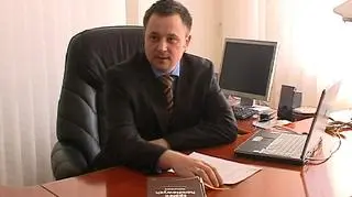 Nawet 200 milionów złotych może zapłacić sprzedająca energię elektryczną firma Vattenfall. Postępowanie karne wobec spółki wszczął Urząd Regulacji Energetyki. Według prezesa URE Vattenfall nie pytał urzędu o zgodę na wprowadzenie nowych stawek opłat za prąd, choć powinien to uczynić. Vattenfall - mając w pamięci decyzję URE sprzed kilku miesięcy - na karę nie zamierza się zgodzić. Prezes Urzędu Regulacji Energetyki może nałożyć na spółkę maksymalną karę w wysokości 15 proc rocznego przychodu. 