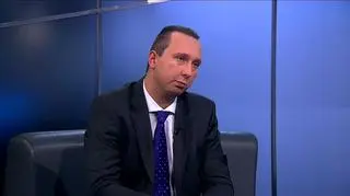 W tym odcinku Miliona w Portfelu tworzonym we współpracy z Analizami Online prezentowany jest portfel Tomasza Piotrowskiego, Analityka Skarbiec TFI. Ostatni miesiąc był trudny dla inwestycji opartych na funduszach inwestycyjnych. Fundusze zabezpieczające portfel, mowa o funduszu ochrony kapitału czy funduszu pieniężnym, był w ostatnim zmiennym kwartale, buforem bezpieczeństwa dla inwestycji. Jednakże portfel o takiej konstrukcji, w założeniu jego twórcy zaplanowany na dłuższy horyzont czasowy, powinien być zyskowny.