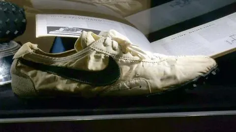Buty Nike "Moon Shoe" sprzedano za 437,5 tysiąca dolarów. Rekord ceny na aukcji za sportowe buty