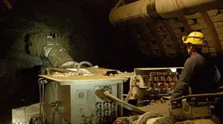 Do 2035 roku 81 proc. łącznej globalnej produkcji energii ma przypadać na paliwa kopalne