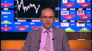 Nie recesja, a powolny wzrost - to zdaniem głównego ekonomisty BOŚ Banku Łukasza Tarnawy, najbardziej prawdopodobny scenariusz dla europejskiej gospodarki. Wzrost gospodarczy w całej strefie euro wyhamował w drugim kwartale do 0,2% w porównaniu do początku roku i do 1,7% w skali roku. Zwalnia też niemiecka gospodarka, która miała pociągnąć strefę euro, urosła w drugim kwartale o 2,8% w skali roku i 0,1% w porównaniu do poprzedniego kwartału. To w obu przypadkach znacznie gorzej od prognoz.
