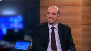 Makolab ma coraz więcej zamówień od Renault, dzięki czemu podnosi prognozy sprzedaży na ten kwartał. Spółka chce wzmacniać swoją pozycję na zachodzie i otwiera biuro w Paryżu. Naszym gościem był prezes Makolabu, Wojciech Zieliński.