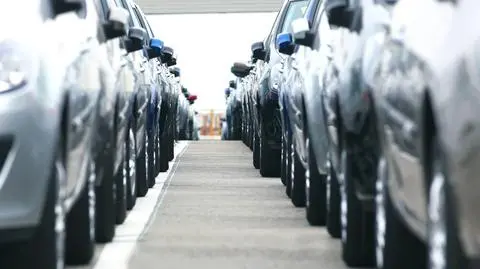 KE uruchomiła wobec Polski procedurę w sprawie sprowadzanych pojazdów