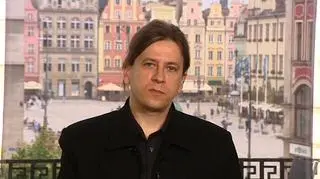 E-kiosk rozwija swój biznes. Spółka notowana na rynku NewConnect, która oferuje między innymi elektroniczne wersje gazet codziennych, emituje akcje. Środki z emisji mają być przeznaczone na rozwój technologiczny i fuzję ze spółką e-gazety. Gościem "Dnia na Rynkach" był Piotr Kubiszewski, prezes e-kiosk.