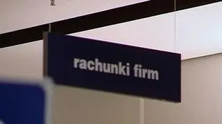 Rząd daje prokuratorom możliwość wglądu w rachunki bankowe osób fizycznych prowadzących działalność gospodarczą, bez pytania o zgodę sądu - dotychczas taka zgoda była konieczna. Prawnicy biją na alarm, że możliwość prześwietlania kont wszystkich przedsiębiorców - nawet jeśli nie mają postawionych zarzutów - to naruszenie prywatności.