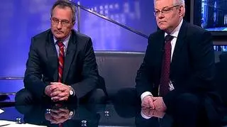 W Ministerstwie Gospodarki trwają pracę nad programem stymulującym sprzedaż. Przy zakupie nowego auta i złomowaniu starego – nabywca otrzymywałby pewną kwotę pieniędzy. W prasie wymienia się kwotę ok. 5 tys zł. do każdego nowo zakupionego samochodu. W Niemczech motoryzacyjny stimulus przeszedł wszelkie oczekiwania. W Biznes Lunchu przedstawimy też świeże dane o sprzedanych samochodach i sprowadzonych samochodach z zagranicy. Naszymi ekspertami są: Wojciech Drzewiecki z Instytutu Samar i Jakub Faryś z poskiego Związku Przemysłu Motoryzacyjnego