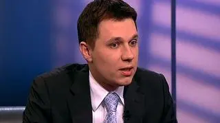 W magazynie "Pieniądze od Rana" razem z naszym ekspertem, Marcinem Retką z KPMG - staraliśmy się rozwiązać dylemat wielu małżeństw - razem czy osobno... rozliczyć się z fiskusem. Co się kiedy opłaca i czy "razem" można rozliczyć się przez Internet. Z konsultantem KPMG rozmawiała Jolanta Wiśniewska
