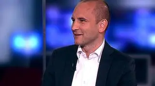 Według szacunków prezydenta Ukrainy, PKB tego kraju w I kwartale skurczył się o 23%. Jak od środka wygląda kondycja gospodarcza Ukrainy? Jak funkcjonuje ukraiński system bankowy? Między innymi na te pytania odpowiadał Rafał Juszczak, prezes First Ukrainian International Bank w magazynie "90 minut"
