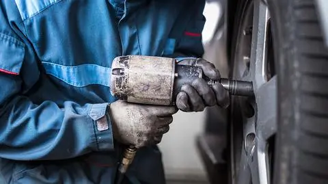 Wymiana opon na zimowe. UOKiK przypomina o nowych etykietach