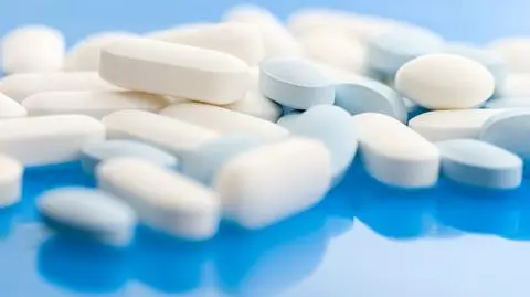 GIF: unikajmy niesprawdzonych źródeł kupując leki przez internet