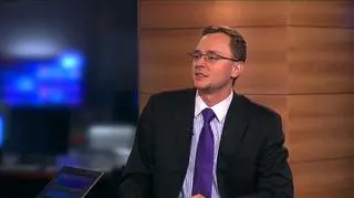  
Ostre hamowanie europejskich fabryk na początek. Zakłady zbierają coraz mniej zamówień - dlatego menedżerowie do spraw logistyki w przemyśle czarno widzą przyszłość. Wyprzedzający indeks PMI dla przemysłu w strefie euro spadł we wrześniu do najniższego poziomu od dwóch lat - co więcej, to poziom wskazujący na recesję. Co to w praktyce oznacza dla europejskiej gospodarki? O opinię poprosiliśmy Adama Czerniaka, ekonomistę Invest Banku.