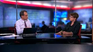 Nasz PKB znów urósł W I kwartale 2011 r. Produkt Krajowy Brutto wzrósł o 4,4 proc. w porównaniu z tym samym okresem rok wcześniej - podał GUS. Pozytywnie zaskoczyły inwestycje. W I kwartale wzrosły o 6 proc. i był to najszybciej rosnący składnik PKB. Małgorzata Starczewska-Krzysztoszek z organizacji przedsiębiorców Lewiatan spodziewa się, że w tym kwartale inwestycje wzrosną jeszcze szybciej - bo firmy wycofują pieniądze z banków.