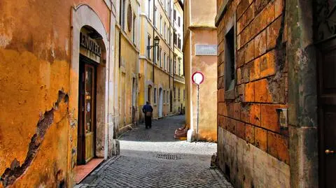 Włosi wydają fortunę na niepotrzebne urzędy