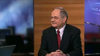 Narodowy Bank Polski ma instrumenty na wypadek paniki na rynkach, ale nie przewidziano wśród nich skupu polskich obligacji - tak Andrzej Raczko, członek zarządu NBP odpowiada o poranku w TVN CNBC ministrowi finansów, na sugestię, że w ekstremalnej sytuacji, bank mógłby skupować krajowy dług. 