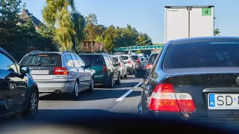 Jazda "na suwak" i "korytarze życia" do konsultacji. Projekt MI