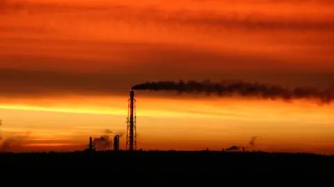 Produkcja przemysłowa w październiku rdr wzrosła o 7,4 procent