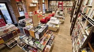 Klub PSL złożył w środę w Sejmie, przedłożony przez Polską Izbę Książki, projekt ustawy o jednolitej cenie książki