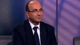 Izby rolnicze chcą, by na produktach mlecznych, mięsnych i zbożowych klienci mogli znaleźć koszty ich produkcji lub przynajmniej ceny sugerowane. Miałoby to ukrócić proceder nakładania przez niektóre sklepy marży sięgającej niekiedy nawet 80%. Ile kosztuje towar i czy rzeczywiście cena sugerowana zasugeruje sprzedawcom, jak bardzo powinni ograniczyć swoje zyski? Pytaliśmy o to dyrektora Polskiej Federacji Producentów Żywności, Andrzeja Gantnera.