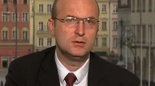 Brytyjska waluta coraz słabsza, funt szterling jest najsłabszy wobec euro od półtorej miesiąca. Analitycy ten spadek tłumaczą niepewnością na brytyjskiej scenie politycznej. To nie jest atak spekulacyjny na funta - zapewnia dyrektor finansowy Dialogu - a tylko duże przepływy kapitałowe na rynku od walut, które były uważane za bezpieczne. O słabości funta szterlinga z Jackiem Maliszewskim w "Bilansie" rozmawiał Marcin Kowalski.