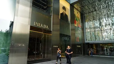 Prada chce skusić młodszych klientów