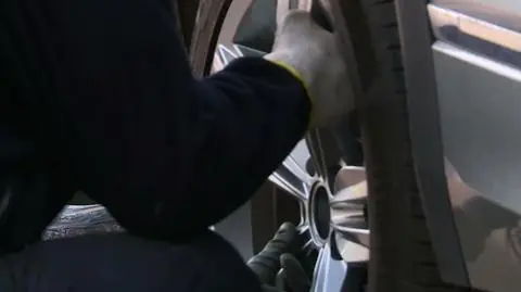 Wymiana opon na zimowe. Stanowisko Ministerstwa Infrastruktury