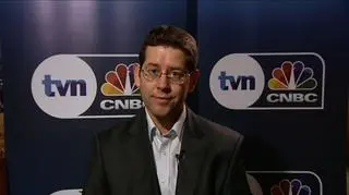 Nadzieja ma kolor zielony. Rynki z ulgą przyjęły porozumienie przywódców eurolandu. Akcje drożeją, rentowności obligacji spadają. Czy ustalenia szczytu Rady Europejskiej są dobre dla polskiej gospodarki? Instytut Nauk Ekonomicznych PAN prognozuje, że wzrost PKB Polski wyniesie ok. 2,9% w przyszłym roku. Profesor Cezary Wójcik z SGH i Instytutu Nauk Ekonomicznych PAN nie wyklucza, że prognoza może zostać zrewidowana w dół, bo w obecnej sytuacji trudno znaleźć optymistyczne czynniki dla wzrostu gospodarczego w Polsce.