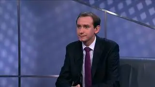 Od początku lipca jest możliwość przekształcenia jednoosobowej działalności gospodarczej w spółkę handlową. Do tej pory trzeba było najpierw zamknąć działalność, a dopiero później otworzyć spółkę. W takiej sytuacji przedsiębiorca nie mógł kontynuować koncesji, czy zezwoleń, które uzyskał w ramach jednoosobowej działalności. Teraz to się zmienia. Jak wyglądają rozliczenia podatkowe w przypadku przekształcenia? Rozmowa z Marcinem Sobieszkiem, doradcą podatkowym Chałas i Wspólnicy Kancelaria Prawna.