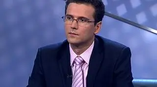 Rada Ministrów przyjęła w środę założenia do projektu ustawy o zalegalizowaniu pobytu niektórych cudzoziemców. Zgodnie z nimi cudzoziemiec, który przebywał bez przerwy od 20 grudnia 2007 będzie mógł się starać o zezwolenie na pobyt czasowy na 2 lata. Decyzję taką będzie podejmował wojewoda. Czy taka abolicja przyczyni się do legalizacji szarej strefy i ułatwi zatrudnianie cudzoziemców do prac sezonowych? Naszym gościem był Krystian Stanasiuk, prawnik w Kancelarii Prawnej ENWC.